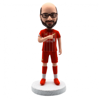 Figurine "We bring back the cup"