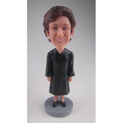 Figurine "Madame le juge"